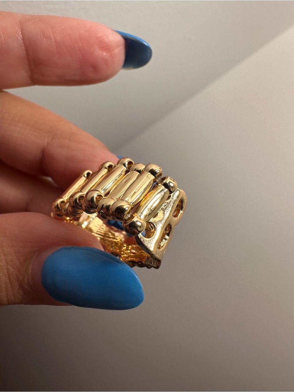 Gold Believe Script Stretch Statement Ring - Picture 4 of 6